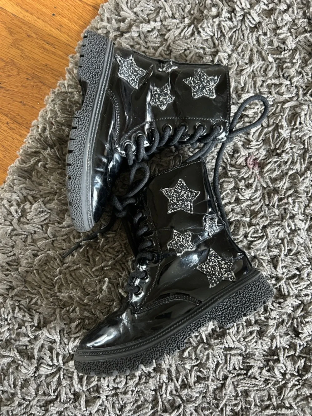 Toddler Girl Black Patent Lace-Up Star Combat Boots Size 26 - Picture 2 of 9